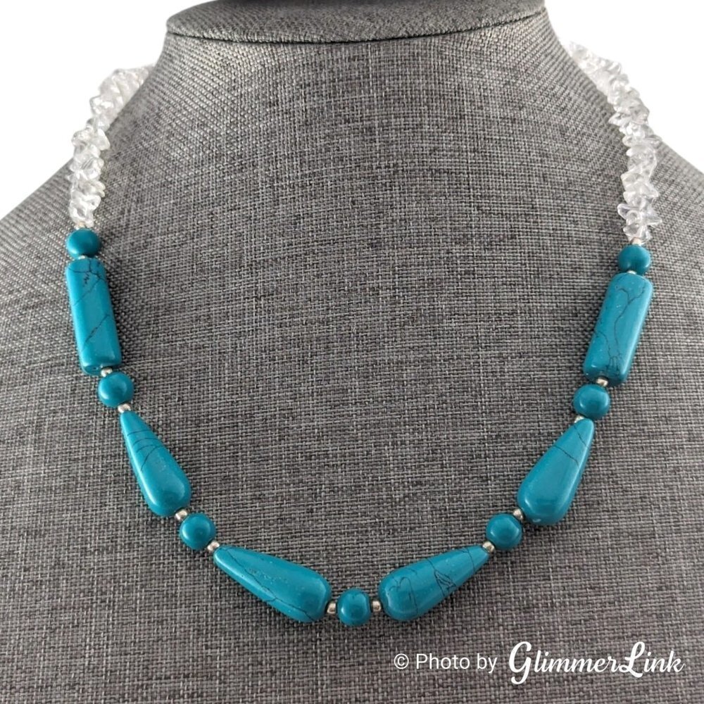 Two Tone Faux Turquoise Beads & Clear Quartz Chips Silver Tone Necklace